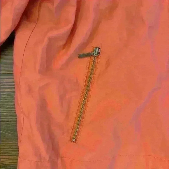 CAbi Cropped MOTO Zip JACKET Womens L Coat Peach Melon Coral Sheen Nylon LARGE - Picture 3 of 6